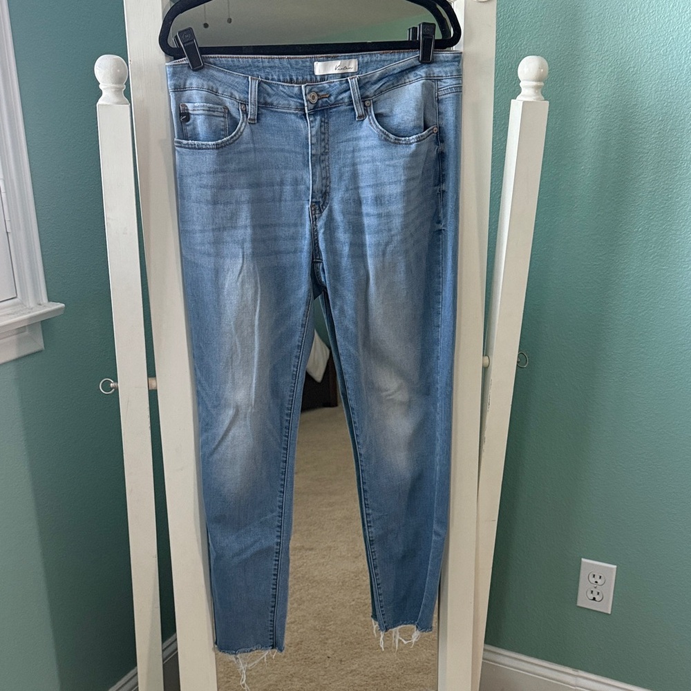 KanCan Light Wash Ankle Jeans